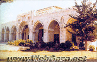 The Blessed Al Aqsaa Mosque - Built south of the glorified Dome Rock and has an area of about 4400 square meters.