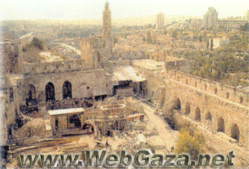 Al Qalaa - Was built before the Islamic period. It is a great construction, it has a control tower, a mosque for prayers, and space for accommodation.